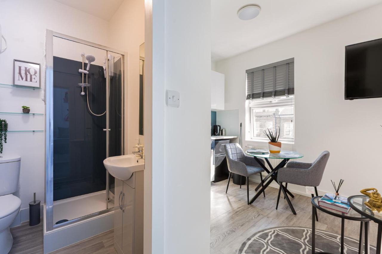 לונדון Studio Apt, 8 Min Walk From Tube 3 מראה חיצוני תמונה