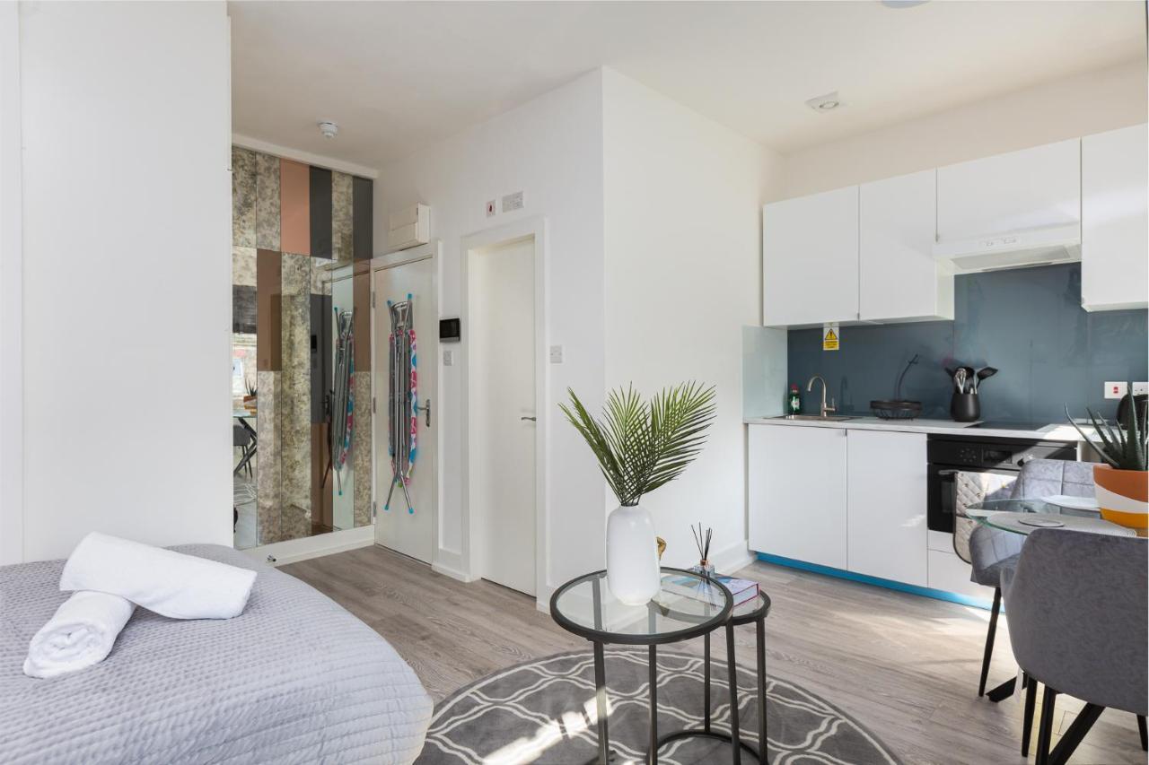 לונדון Studio Apt, 8 Min Walk From Tube 3 מראה חיצוני תמונה