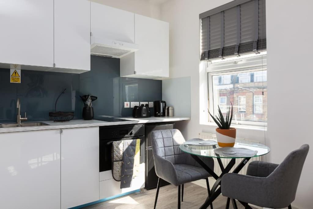 לונדון Studio Apt, 8 Min Walk From Tube 3 מראה חיצוני תמונה