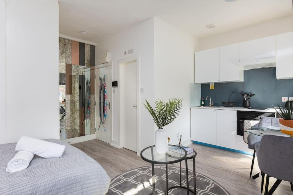 לונדון Studio Apt, 8 Min Walk From Tube 3 מראה חיצוני תמונה