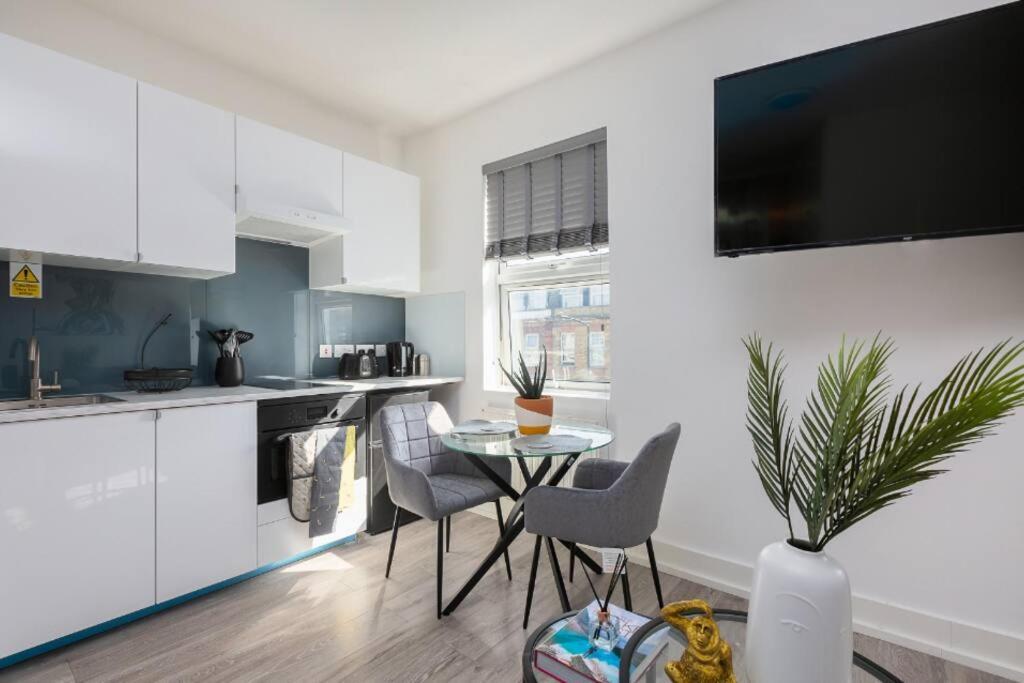 לונדון Studio Apt, 8 Min Walk From Tube 3 מראה חיצוני תמונה